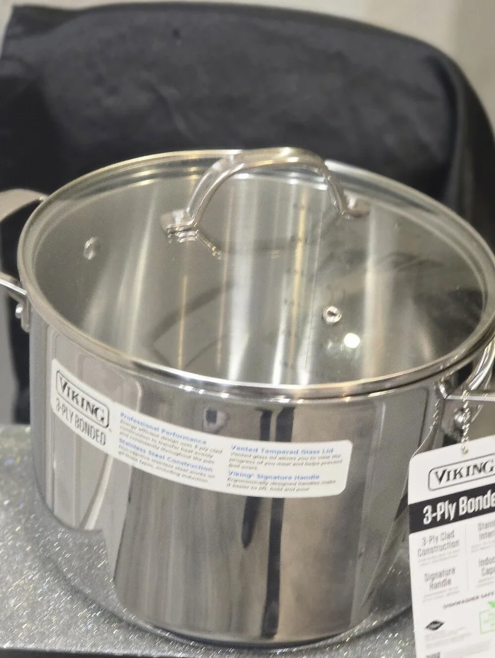 Viking 3-Ply Bonded Stainless Steel 8QT Stock Pot with Lid - Silver